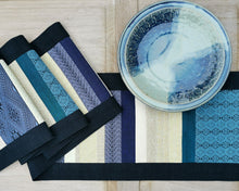 Load image into Gallery viewer, Table runner (Blue/Cream)
