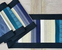 Load image into Gallery viewer, Table runner (Blue/Cream)
