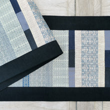 Load image into Gallery viewer, Table runner (Blue/Pale gray)
