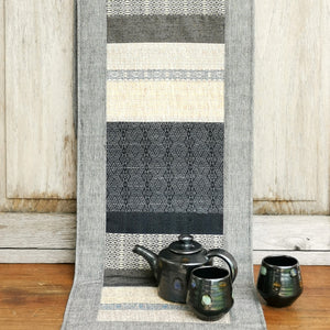 Table runner (Gray/Nan flower)