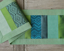 Load image into Gallery viewer, Table runner (Mint/Green)
