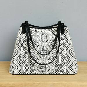 Shoulder bag "Lao Naga" (White/Black)