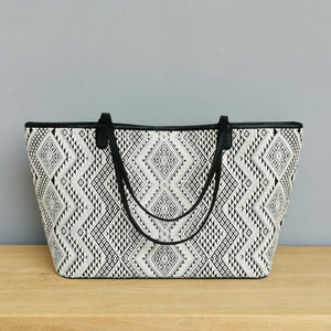 Shoulder bag "Lao Naga" (White/Black)