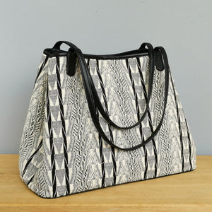 Shoulder bag "Jarai diamond" (V)(White/Black)