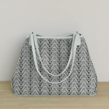 Load image into Gallery viewer, Shoulder bag &quot;Cotton&quot; (Nan flower/Gray)
