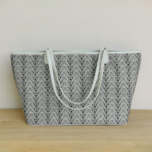 Load image into Gallery viewer, Shoulder bag &quot;Cotton&quot; (Nan flower/Gray)
