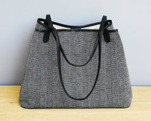 Load image into Gallery viewer, Shoulder bag "Cotton" (Black)
