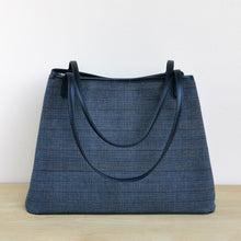 Load image into Gallery viewer, Shoulder bag &quot;Cotton&quot; (Navy/Brown)
