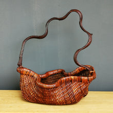 Load image into Gallery viewer, Rattan basket "Vine"

