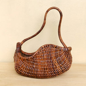 Rattan basket "Vine"