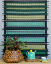 Load image into Gallery viewer, Wall hanging &quot;Nan Flower&quot; (Green/Charcoal)(L)
