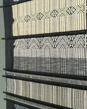Load image into Gallery viewer, Wall hanging "Nan Flower" (White/Grey)(S)
