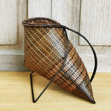 Load image into Gallery viewer, Wine holder basket (Brown/Stripes)
