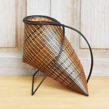 Load image into Gallery viewer, Wine holder basket (Brown)
