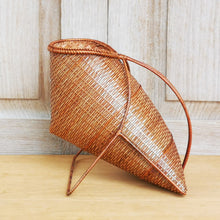 Load image into Gallery viewer, Wine holder basket (Pale brown)

