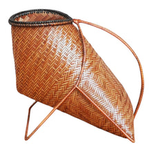 Load image into Gallery viewer, Wine holder basket (Brown)
