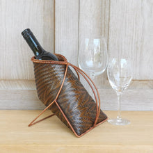 Load image into Gallery viewer, Wine holder basket (Brown/Zigzag)
