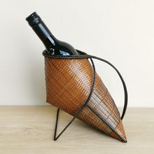 Load image into Gallery viewer, Wine holder basket (Light brown/Dark brown)
