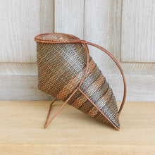 Load image into Gallery viewer, Wine holder basket (Brown/Stripes)
